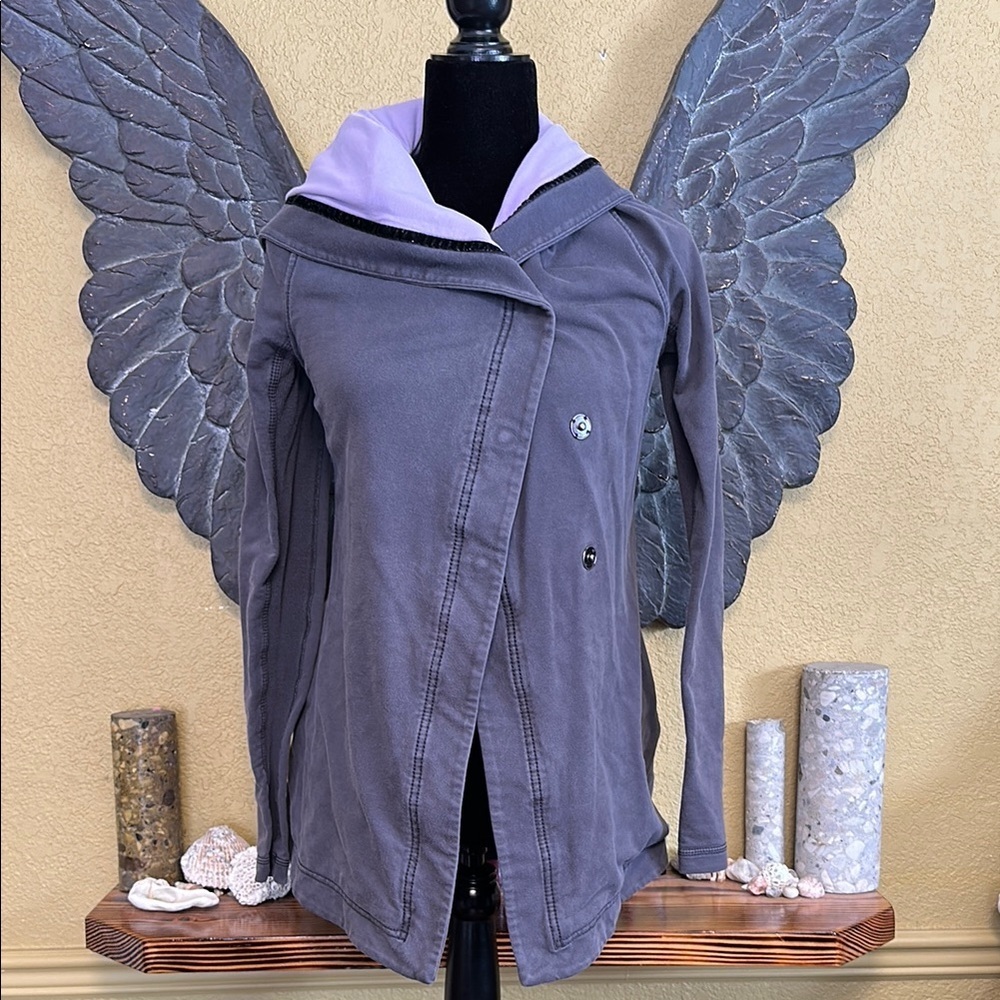 Lululemon Stylish Gray Women's Wrap Front Jacket
